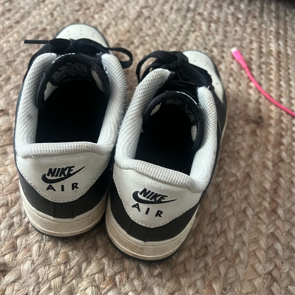 Nike Monochrome Athletic Shoes - Picture 2 of 3